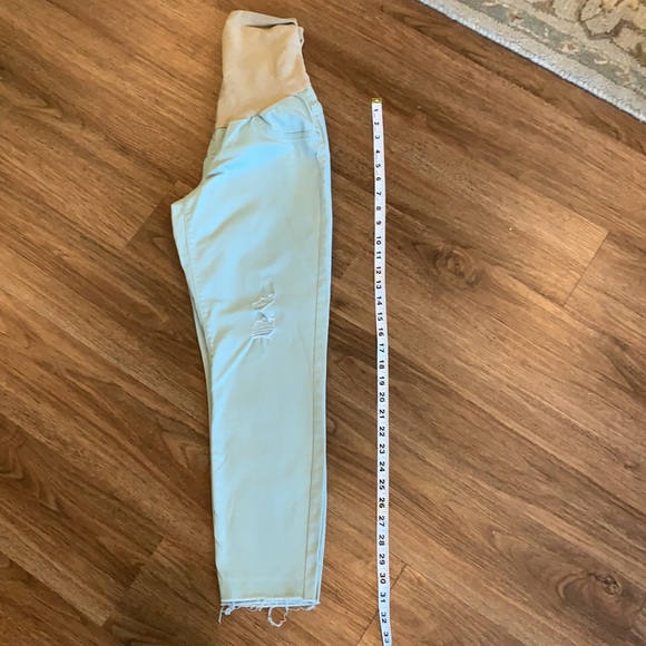 Jessica Simpson- Petite Maternity distressed jeans (XS) - Picture 6 of 6